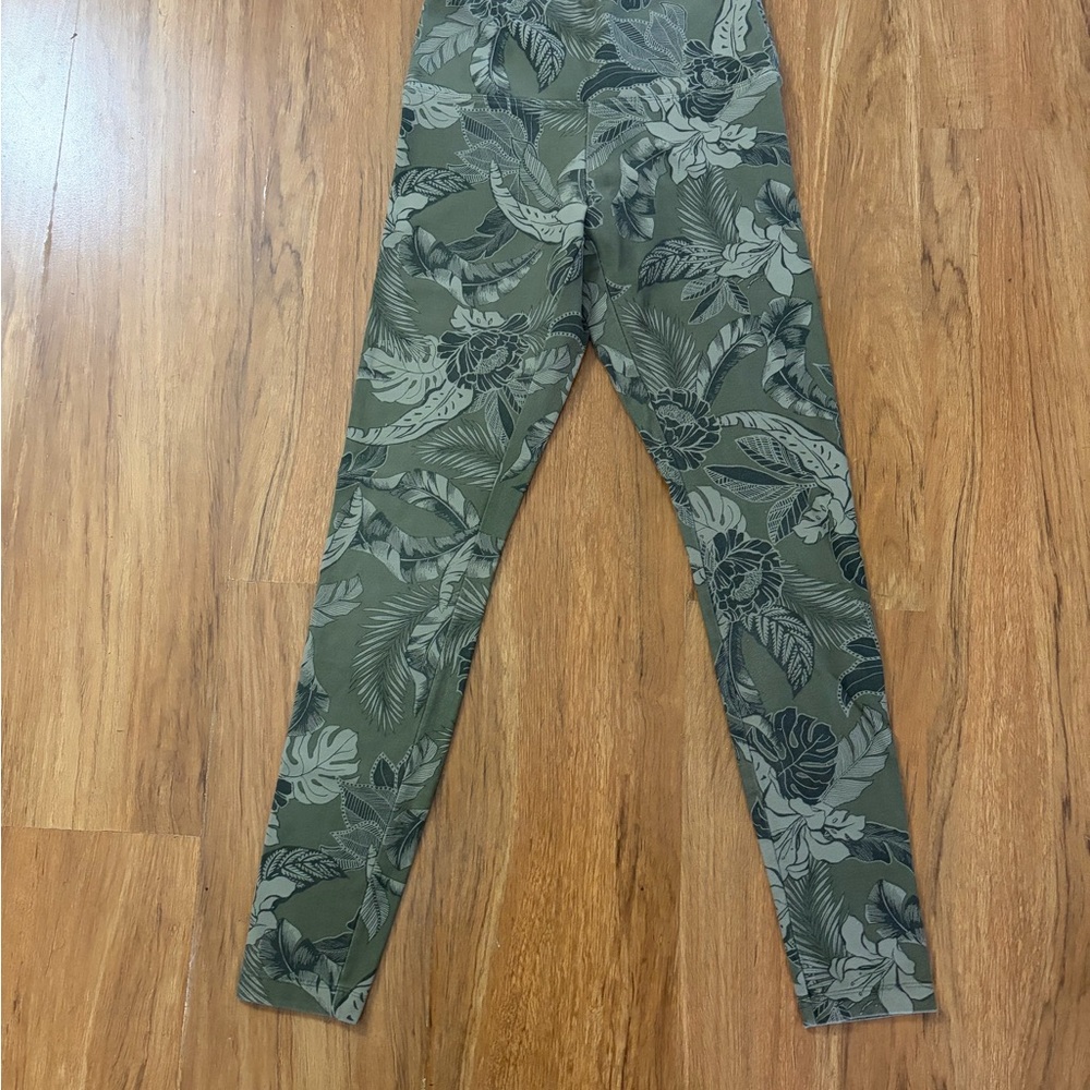 PINK Victoria's Secret Olive Yoga Leggings